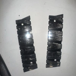 OEM YAMAHA VIRAGO 750 MIDNIGHT ED. 2 PIECE "YAMAHA" EMBLEM P/N: 20X-24161-00-00 - Bild 1 von 2