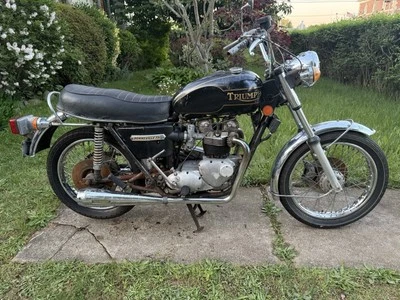 Triumph 750 Bonneville T140V 1976 proyecto de restauración de motocicleta Foto 1 de 4