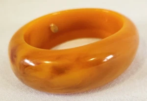 KJL Kenneth Jay Lane Wide Bangle Bracelet Chunky Large Lucite Resin Cuff Signed - Picture 1 of 6