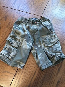 gap kids boys 7 regular worn camo cargo shorts - Picture 1 of 3