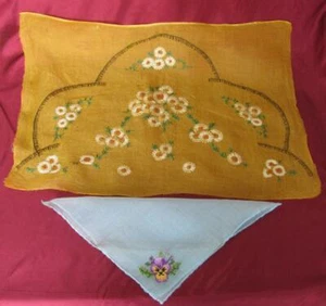 VINTAGE HAND EMBROIDERED PILLOW CASE PATTERN & NAPKIN HANDKERCHIEF - Picture 1 of 12