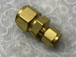 PARKER 10-6 HBZ-B Brass CPI Tube Fitting 5/8" to 3/8" TUBE OD Reducing Union - Picture 1 of 5