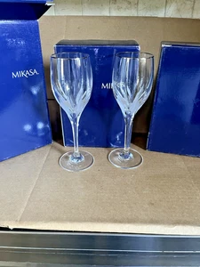 6 tallos de vino de cristal de agua Mikasa Flame D'Amore de 9" - Imagen 1 de 7
