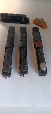 Locomotoras 5 ho, 3 tuco 2-8-0,1 interruptor 1 diésel Foto 1 de 4