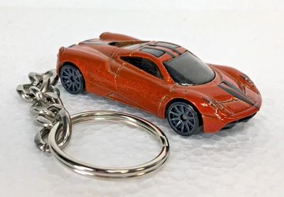 PAGANI HUAYRA (marrón) LLAVERO FUNDIDO A PRESIÓN HECHO A MEDIDA Foto 1 de 4