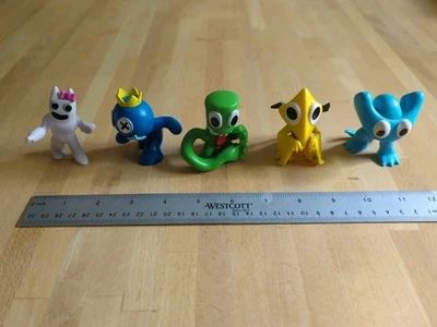 Lote de 5 Mini Figura Amigos Arco Iris Bolso Misterioso Verde Azul Blanco Amarillo Lt Azul Foto 1 de 4