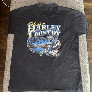 T-shirt nera vintage 1983 This is Harley Country emblema 3D motociclista anni 80 - Foto 1 di 13