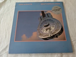 DIRE STRAITS - BROTHERS IN ARMS (UK 1985 ISSUE - ORIGINAL INNER SLEEVE - VG/VG+) - Picture 1 of 8