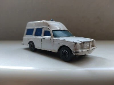 Ambulancia Corgi Juniors Mercedes-Benz 220D Binz #191 Foto 1 de 4