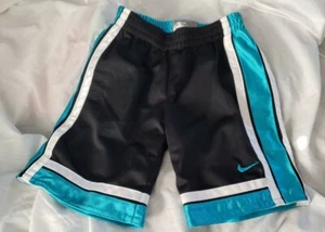 Nike Shorts mit elastischem Bund - Jungen Größe 4T - aquablau/schwarz/weiß - Bild 1 von 4