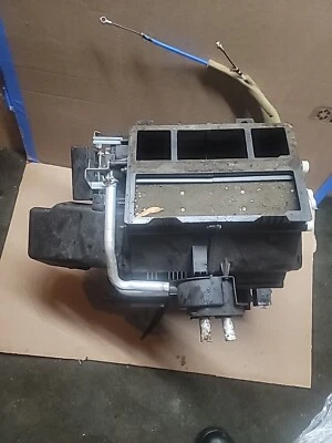 Núcleo de calefacción y aire acondicionado Mitsubishi Eclipse 2000-2005 con carcasa Foto 1 de 4