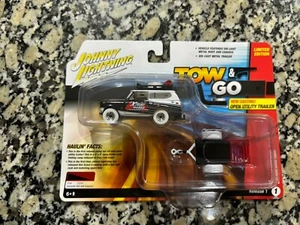 Johnny Lightning White Lightning International Scout Tow & Go - Chase! - Picture 1 of 6