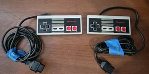 Nintendo Marke NES Controller OEM zwei Stück offiziell NES-004 ungetestet - Bild 1 von 3