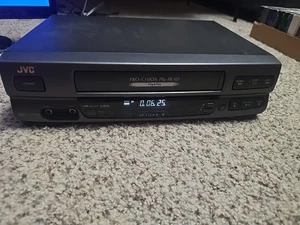VCR pro JVC HR-j440u 4 Head Plug And Play No Remote Works Great - Picture 1 of 7