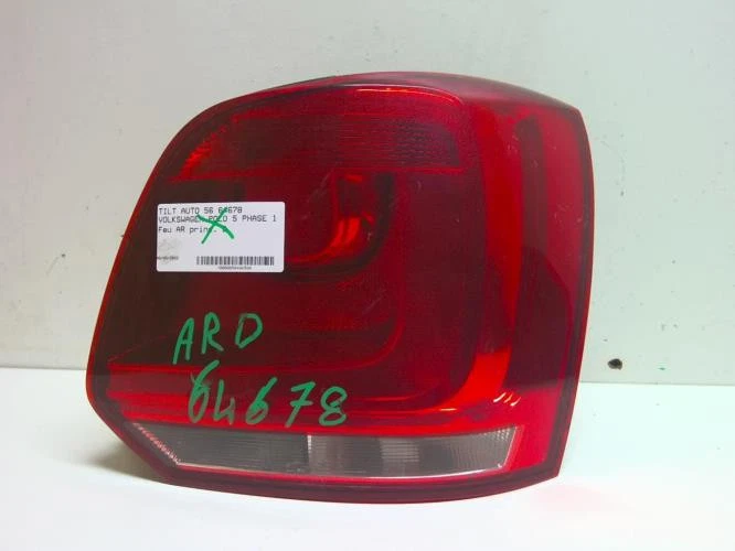 Feu arriere principal droit (feux) VOLKSWAGEN POLO 5 PHASE 1 6R0945096AH - Photo 1/1