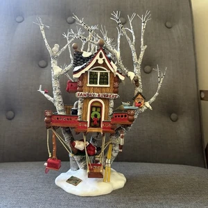 Department 56 North Pole Woods "Santa's Retreat" Treehouse - Hard To Find! w/Box - Picture 1 of 18