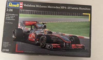 Revell 1:24 Vodafone McLaren Mercedes MP4-25 Lewis Hamilton Modell Selten - Bild 1 von 4