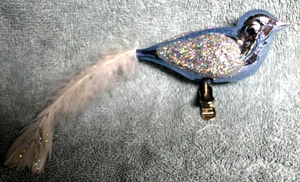 1 BLAUER VOGEL CLIP AUF WEIHNACHTSSCHMUCK MIT GLITZER & FEDER CA. 9 ZOLL LANG OHNE BOX - Bild 1 von 2