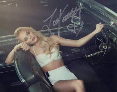**LAURA VANDERVOORT HAND SIGNED 8X10 AUTOGRAPH** UACC Supergirl Smallville COA Cover
