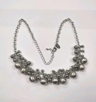 Collar moderno tono plata bola colgante encanto Lia Sophia 16", U24 Foto 1 de 4