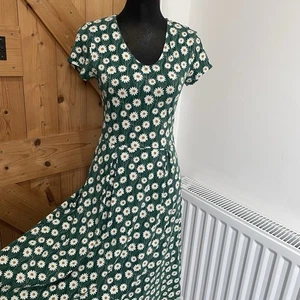 Seasalt Pier View Short Sleeve Floral Print Midi Dress, Daisy Green UK8 Cotton - Picture 1 of 10