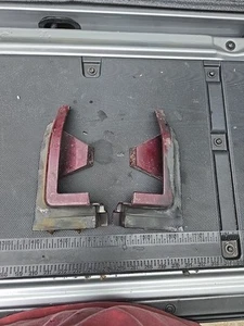 Borde de relleno de parachoques delantero L y R OEM 15973429 para Silverado 95-99 (rojo victoria) - Imagen 1 de 8