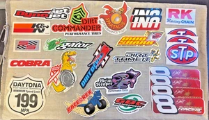 Lotto di 26 - Decalcomanie/Adesivi Automotive/Racing/NASCAR/Meccanico/Pneumatici - Foto 1 di 4