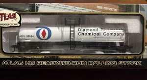 Atlas ~ 20001107 ~ HO Scale ~ Diamond Shamrock ~ 17,360 Gallon Tank Car ~ #85548 - Picture 1 of 3