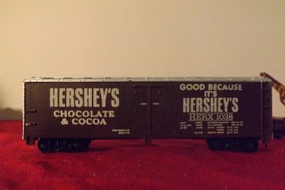 Tyco #1038 HO Scale Hershey's Chocolate Box Car Brown Good Condition - Image 1 of 4
