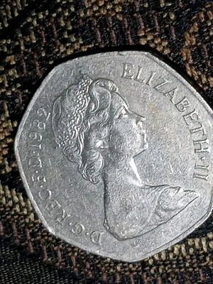 1982 Elizabeth 11 50 Pence Uncirculated Coin Queen Elizabeth II Great Britain UK - Image 1 of 2