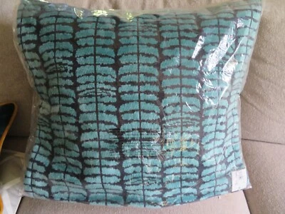 NWT WILLIAMS SONOMA HOME Navy & Teal VELVET PILLOW COVER  Blue 22" SQ - Image 1 of 4