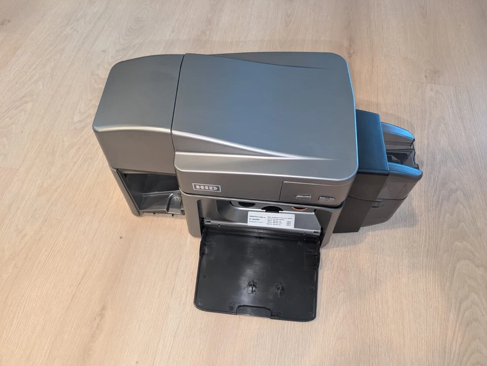 HID Fargo DTC1250e Dual Sided Full Color ID Card Printer USB No Dropped Door - Image 1 of 4