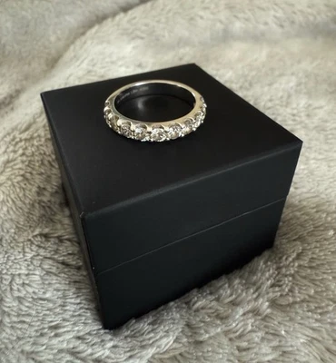 Anillo de aniversario de oro blanco de 14k de 10 diamantes de 1,5 quilates talla 8 1/2. ¡Impresionante! Foto 1 de 4