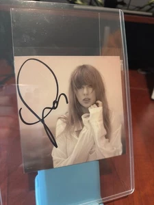 Taylor Swift The Tortured Poets Department handsigniertes Foto 🖤🤍 - Bild 1 von 1