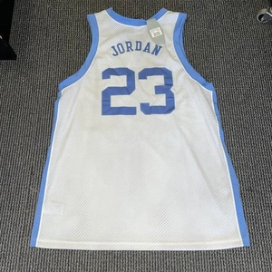 Michael Jordan UNC Trikot North Carolina Tar Heels Eighty Two Größe 2XL *NEU - Bild 1 von 4