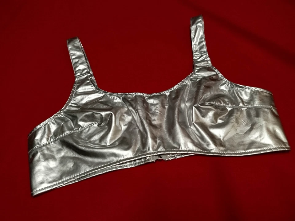 top REGGISENO ARGENTO METALLIZZATO METALLICO SHEIN  M von cerniera e spalline - Immagine 1 di 3