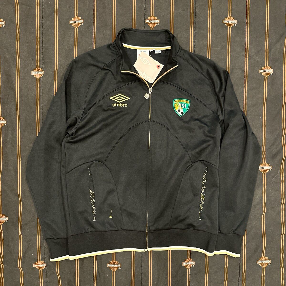 Umbro Black Windbreaker Coats, Jackets & Vests for Men | eBay Umbro Black Windbreaker Coats, Jackets & Vests for Men | eBay