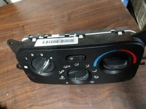 2002 JEEP LIBERTY CLIMATE CONTROL ASSEMBLY - Imagen 1 de 3