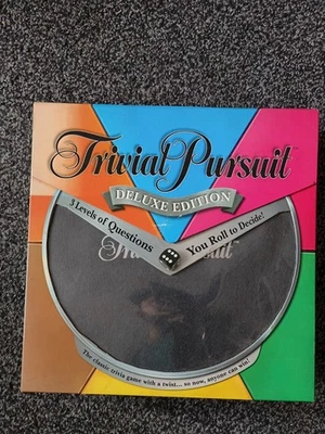 Parker Trivial Pursuit Deluxe Edition Classic Game with a Twist Board Game Xmas - Image 1 of 4