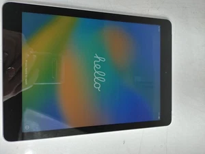 Apple iPad 5th Gen A1823 32 GB iOS 16.7.11 ( Wi-Fi + 4G ) Unlocked - Picture 1 of 7