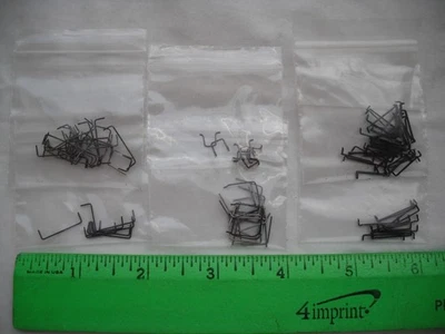 Lote de MUCHOS puntales de metal surtidos peldaños de hierro, barandilla de barandilla, escala HO Foto 1 de 4