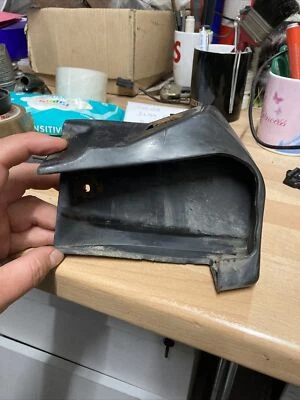 GENUINE MERCEDES G WAGON W463 DRIVERS RIGHT FRONT SIDE STEP END CAP A4638550235 - Image 1 of 4