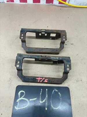 1971-1975 MERCURY COMET GT FRONT TURN SIGNAL LIGHTS BRACKET SUPPORT BRACE MOUNTS - Image 1 of 4