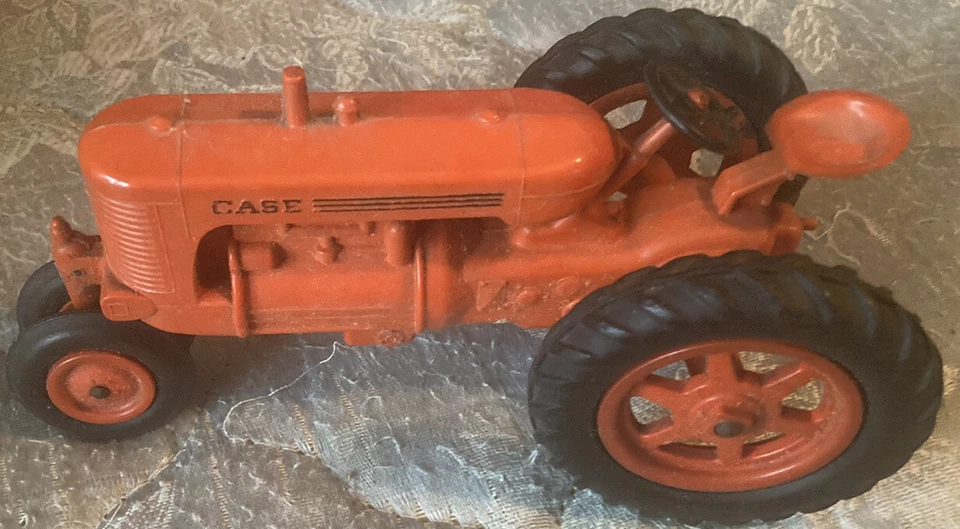 Case Monarch 1/16 plastic farm tractor replica collectible by Monarch Plastics - Image 1 of 2