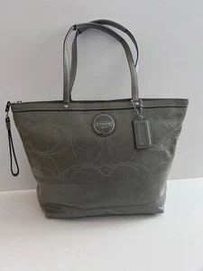 COACH Shoulder Bag/tote Bag Signature Patent Leather Olive Green F15142 EUC - Picture 1 of 17