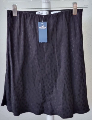 Hollister Ultra High Rise Classic Skirt X-Small Basic Black, Elastic Waist - NWT - Image 1 of 4