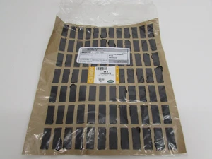 Land Rover Defender Rubber Pads LR028972 (Genuine) - Picture 1 of 1