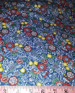 Stoff, 1 Yard lang & 66" breit, blau mit mehrfarbigem Blumendruck, wahrscheinlich Vintage  - Bild 1 von 2