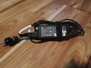 #AC) Genuine HP Laptop Charger 677774-001 693711-001 19.5V 3.33A 65W Large Tip - Picture 1 of 2