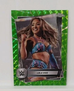 Lola Vice 37/75 (Neongreen Geometric Refractor) Topps Chrome WWE 2025  - Bild 1 von 3
